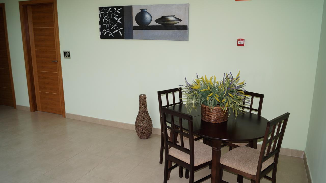 Hotel Area De Servicio Los Chopos Villaherreros Exterior photo